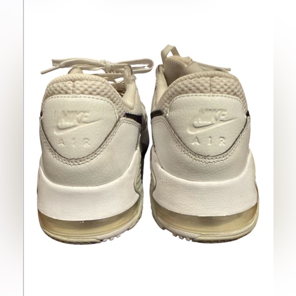 women's Nike Air Max Excee sneakers in a white and black colorway 8.5 - Picture 3 of 6